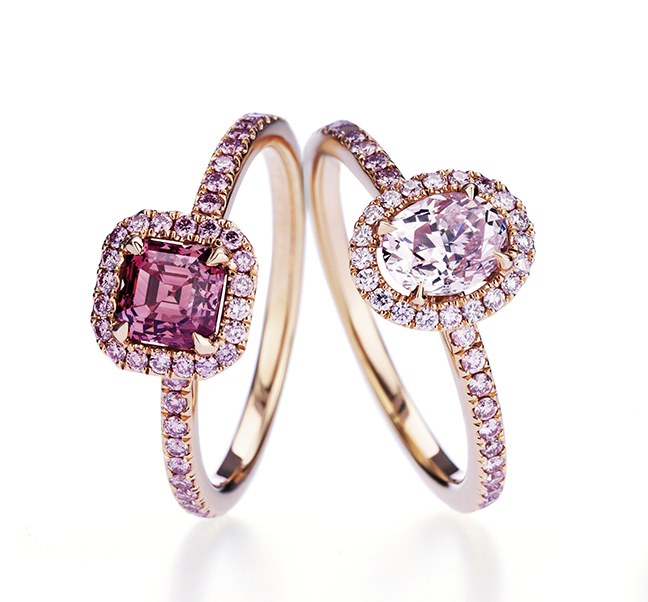 De Beers Aura 粉紅鑽戒指。